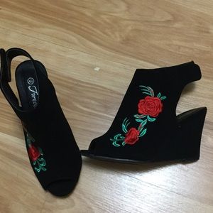 Women's shoes